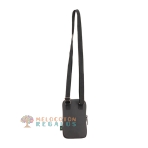 Vista trasera de bandolera portadocumentos waterproof de una cremallera.