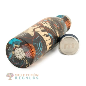 Vista trasera de botella térmica.