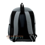 Vista trasera de mochila triple cuerpo.