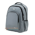 Vista frontal de mochila doble cuerpo.