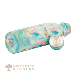 Vista de detalles de botella térmica de acero inoxidable de 500 ml.