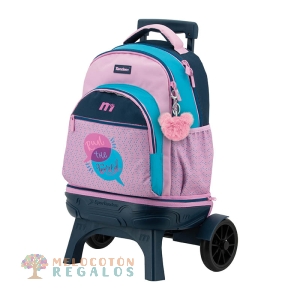 Vista frontal de carro compacto desmontable.