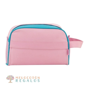 Vista trasera de neceser escolar adaptable a carro.