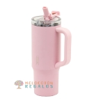 Vista frontal de taza térmica de acero inoxidable.