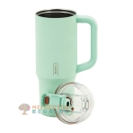 Vista frontal de taza térmica de acero inoxidable.