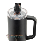 Vista de detalle de taza térmica de acero inoxidable.