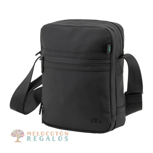 Vista frontal de bandolera resistente al agua de hombre.