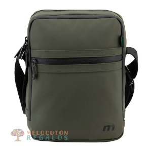 Vista frontal de bandolera resistente al agua de hombre.