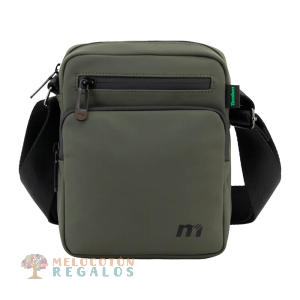 Vista frontal de bandolera resistente al agua de hombre.