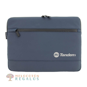 Vista frontal de funda de ordenador resistente al agua.