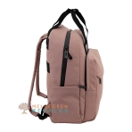 Vista lateral de mochila bolso resistente al agua.