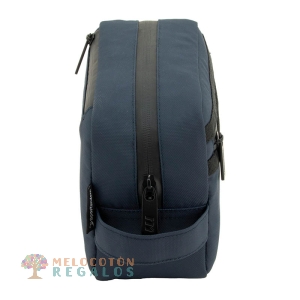 Vista lateral de neceser de viaje resistente al agua.