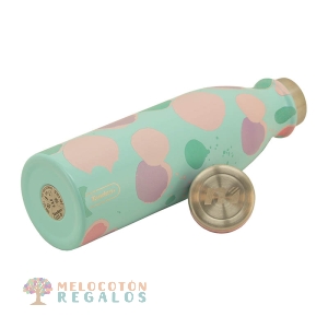 Vista frontal de botella térmica de acero inoxidable.