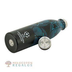 Vista frontal de botella térmica de acero inoxidable.