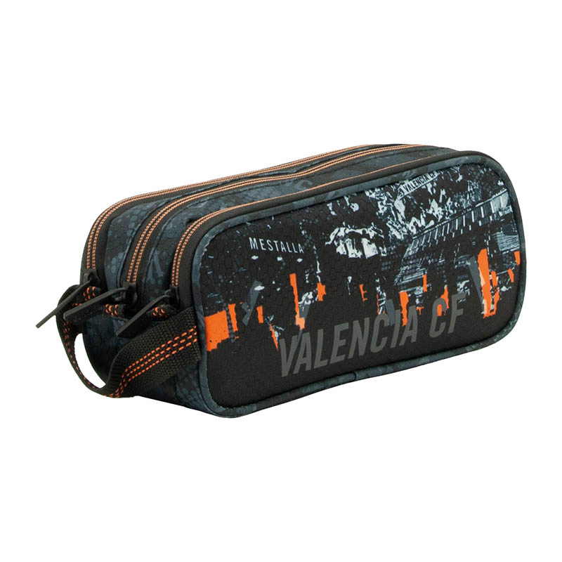 estuche-portatodo-triple-valencia-c.f.-2026+ (7) Vista frontal de portatodo tres bolsillos independientes.