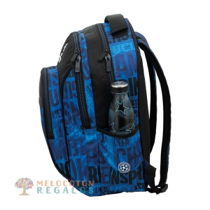 Vista lateral de mochila escolar doble cuerpo.